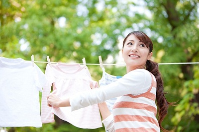Sau khi giặt xong hãy phơi quần áo ngay